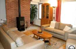 Casa cocheta cu 185 mp utili, 464 mp teren