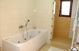 Casa cocheta cu 185 mp utili, 464 mp teren