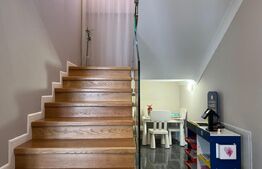 Casa de lux, 180mp, curte, zona Vivo