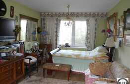 Casa de vanzare 300 mp + teren 1200 mp