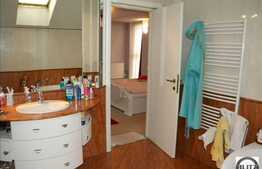 Casa cu arhitectura moderna in zona Andrei Muresanu