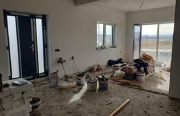 Casa individuala de vanzare in jucul de mijloc P+E