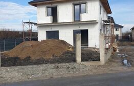 Casa individuala de vanzare in jucul de mijloc P+E