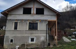 Casă țărănească cu 180 mp utili și teren de 1360 mp, Așchileu Mare