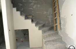 Duplex 118 mp utili in zona Floresti