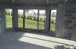 Casa de vanzare P+E+M, 600 mp utili, plus 2200 mp gradina