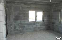 Casa de vanzare P+E+M, 600 mp utili, plus 2200 mp gradina