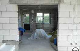 Casa de vanzare P+E+M, 600 mp utili, plus 2200 mp gradina