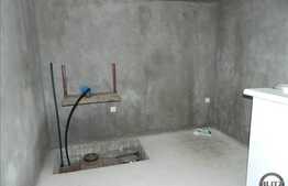 Casa de vanzare P+E+M, 600 mp utili, plus 2200 mp gradina