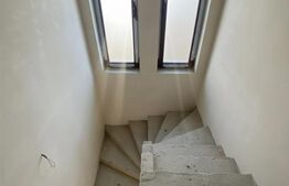 Casa moderna si luminoasa, cu spatii vitrate generoase, 610mp teren, 120 mp util