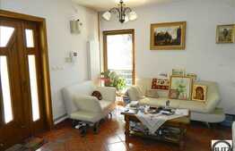 Casa de inchiriat 280 mp utili, garaj, gradina, piscina, zone de relaxare