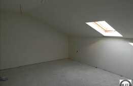 Duplex in zona exclusiv de case cu suprafata generoasa!