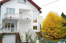 Casa de inchiriat cu 10 camere, 500 mp utili cu teren 700 mp