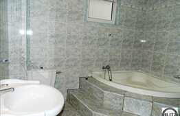 Casa de inchiriat cu 10 camere, 500 mp utili cu teren 700 mp