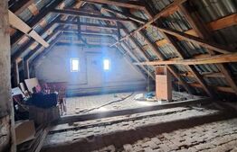 Casă săsească renovată integral, 2200 mp teren, ideală pentru două familii 