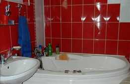 Casa de vanzare 113 mp cu 280 mp teren,  P+E, zona de case