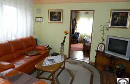 Casa de vanzare 113 mp cu 280 mp teren,  P+E, zona de case