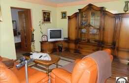 Casa de vanzare 113 mp cu 280 mp teren,  P+E, zona de case