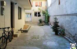 Casa pentru doua familii, cu 2 apartamente, 120 mp, zona Piata Unirii!