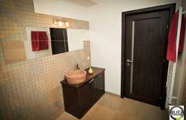 Casa pentru doua familii, cu 2 apartamente, 120 mp, zona Piata Unirii!