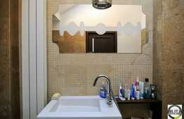 Casa pentru doua familii, cu 2 apartamente, 120 mp, zona Piata Unirii!