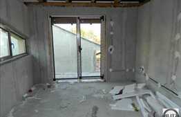 Casa individuala de vanzare, 140 mp utili, teren de 560 mp, stadiul semifinisat!