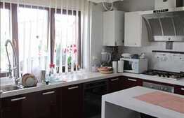 Duplex cu 128 mp utili plus 400 mp teren! Finisat lux! P+1E+M! Mobilat!