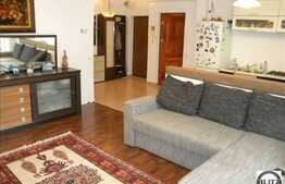 Apartament cu 2 camere, zona strazii Florilor, cu loc de parcare