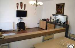 Apartament cu 2 camere, zona strazii Florilor, cu loc de parcare