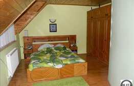 Casa de vanzare  250 mp utili cu gradina de 560 mp