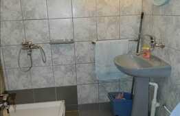 Casa de vanzare  250 mp utili cu gradina de 560 mp