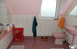 Casa de vanzare  250 mp utili cu gradina de 560 mp