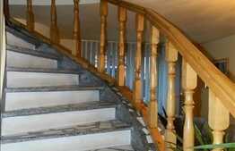 Casa de vanzare  250 mp utili cu gradina de 560 mp