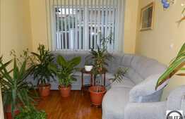 Casa de vanzare  250 mp utili cu gradina de 560 mp