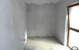 Triplex cu 140 mp utili, semifinisat, teren 200 mp, zona Jiului