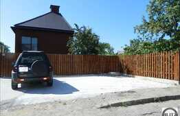 Triplex cu 140 mp utili, semifinisat, teren 200 mp, zona Jiului