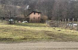 Teren 867 mp. Front 15,70 ml. Valea Garbaului - Floresti