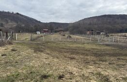 Teren 867 mp. Front 15,70 ml. Valea Garbaului - Floresti