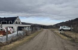 Teren 999 mp. Front 15,70 ml. Valea Garbaului - Floresti