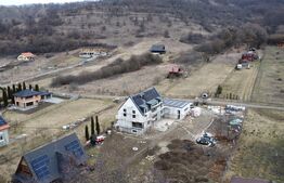 Teren 999 mp. Front 15,70 ml. Valea Garbaului - Floresti