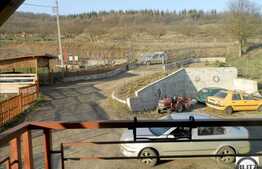 Casa individuala de vanzare, 200 mp utili, cu front 12 ml, zona linistita