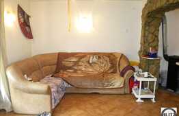 Casa de vanzare, 100 mp utili cu 557 mp teren.