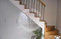 Vanzare triplex in zona usor accesibila! Pret bun!