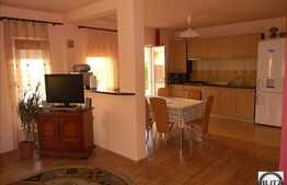 Vanzare duplex cu 122 mp intr-o zona accesibila la pret bun.