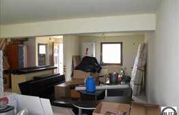 De vanzare casa 104 mp cu teren 140 mp, zona rezidentiala de case!