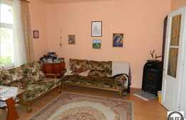 Casa de vanzare 100 mp utili cu 405 mp gradina, zona Suceava