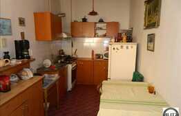 Casa de vanzare 100 mp utili cu 405 mp gradina, zona Suceava