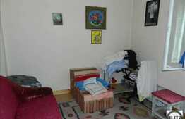 Casa de vanzare 100 mp utili cu 405 mp gradina, zona Suceava