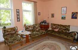 Casa de vanzare 100 mp utili cu 405 mp gradina, zona Suceava