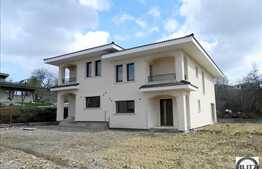 Duplex de vanzare, 125 mp utili si 260 mp teren, semifinisat, zona linistita!